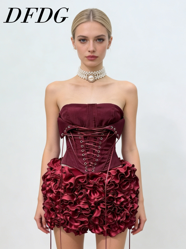 Women Formal Wear With Skirt - طقم تنورة قصيرة نسائي من DFDG