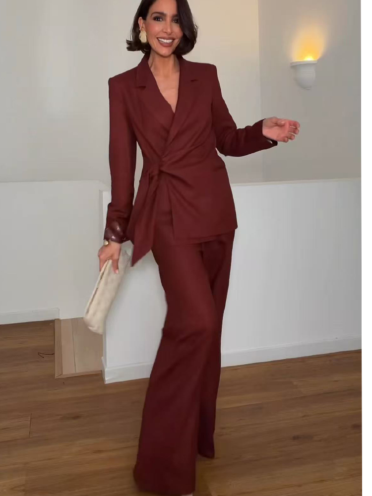 Women'S Elegant Formal Wear - بدلة رسمية أنيقة للسيدات العاملات في