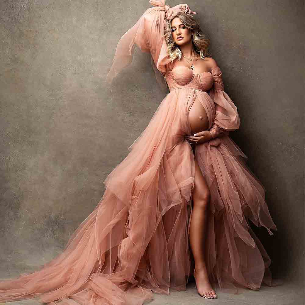 Women Formal Wear Photoshoot - فساتين سهرة منفوشة على شكل قلب،