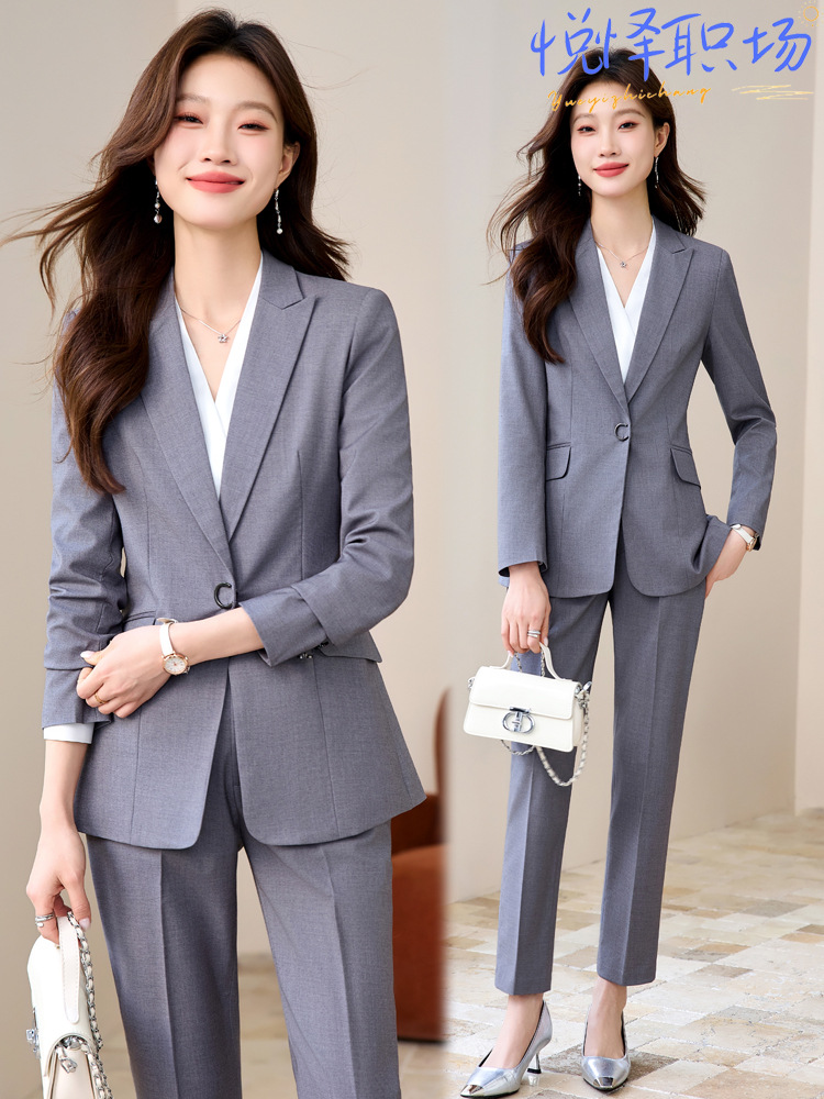 High End Women'S Formal Wear - طقم بدلة نسائية: زي مهني يمنح