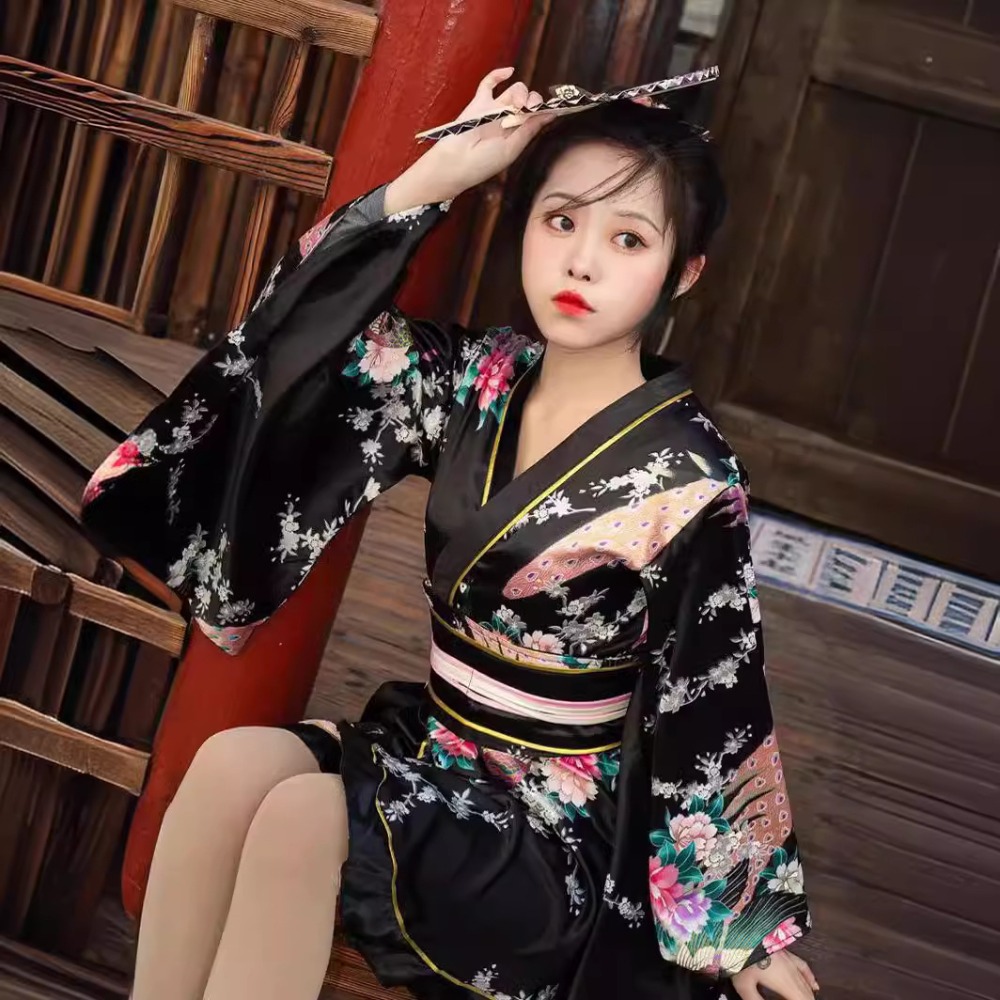 كيمونو يوكاتا أحمر رسمي للنساء - مراجعة Women Formal Wear Photoshoot وسعره
