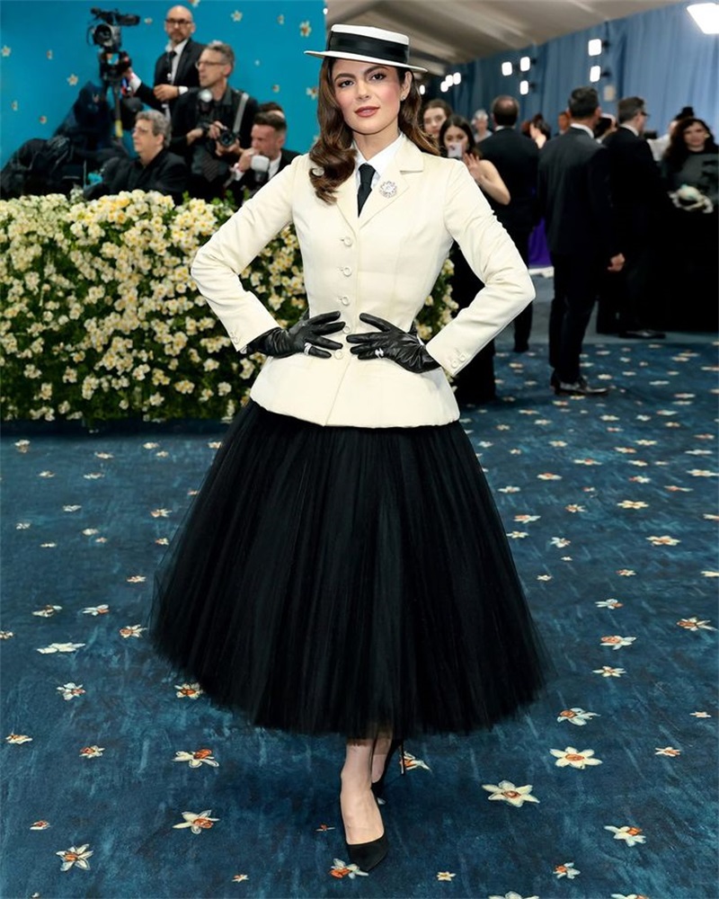 الأبيض المرأة مكتب الدعاوى تنو - مراجعة Women Formal Wear With Skirt وسعره