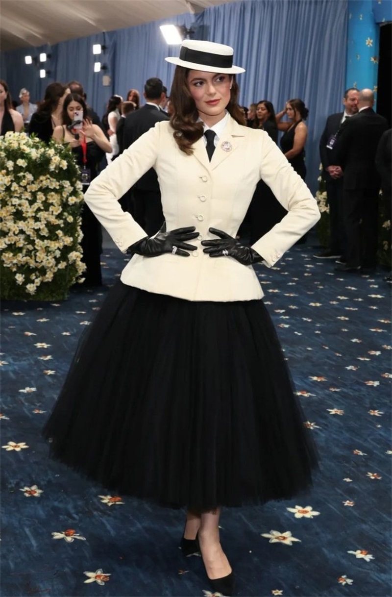 الأبيض المرأة مكتب الدعاوى تنو - مراجعة Women Formal Wear With Skirt وسعره